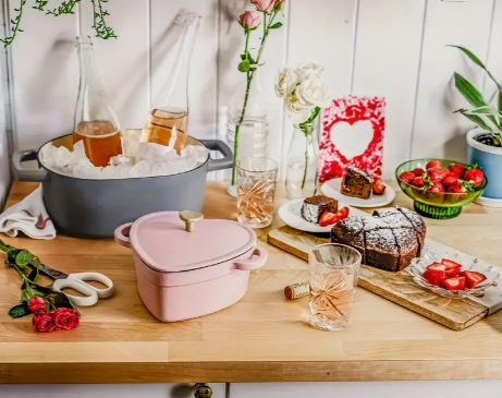 Screenshot 2025-03-21 1.10.12 AM 2 QT Pink Heart Cast Iron Dutch Oven Bakeware - Image 9